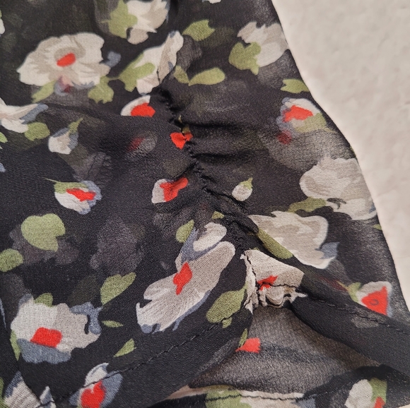 Romy | Sheer Floral Blouse - Picture 6 of 13